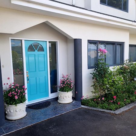 Riverstone Retreat Upper Hutt Ngoại thất bức ảnh
